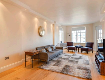 3 bedroom Flat to rent in Clive Court-List1774