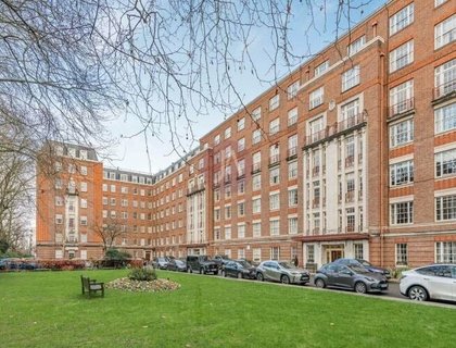 2 bedroom Flat to rent in Eyre Court-List1831