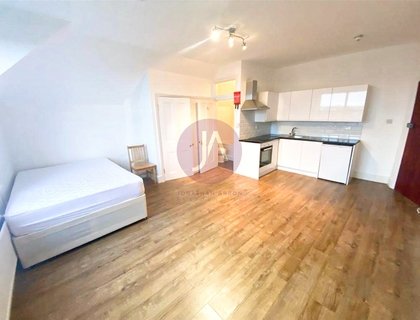 Flat to rent in Fawley Road-List1300