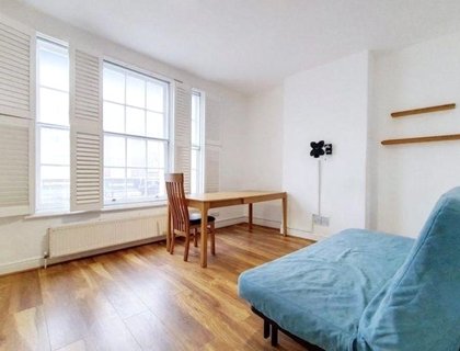 3 bedroom Maisonette to rent in Finchley Road-List873