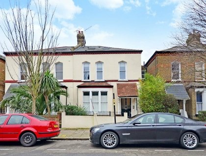 2 bedroom Flat to rent in Finsbury Park Road-List1921