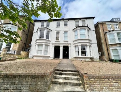 2 bedroom Flat to rent in Fordwych Road-List1326