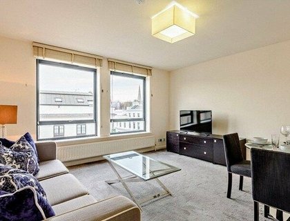 2 bedroom Flat to rent in Fulham Road-List2007