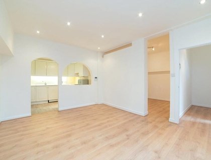 1 bedroom Flat to rent in Grove End Gardens-List855