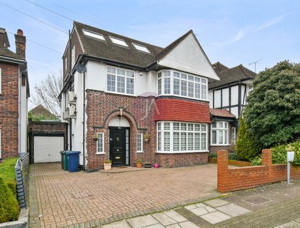 6 bedroom House to rent in Highfield Gardens-List1775