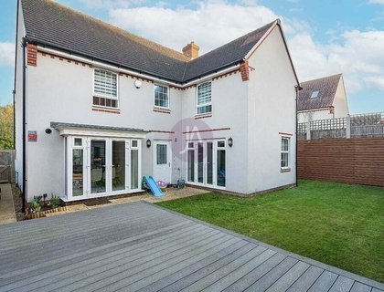 4 bedroom House to rent in Hubert Crescent-List1954