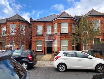 Flat to rent in Manstone Road-List1127