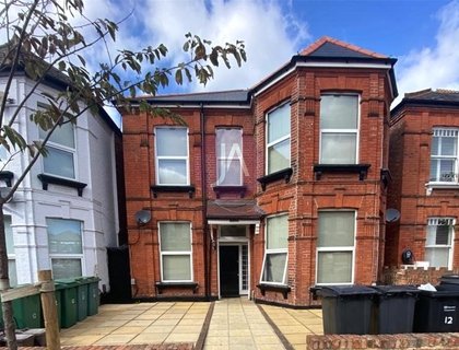 Flat to rent in Manstone Road-List1348