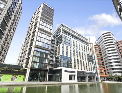 3 bedroom Flat to rent in Merchant Square East-List296