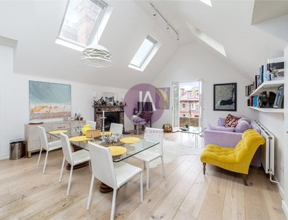 3 bedroom Flat to rent in Netherhall Gardens-List1393