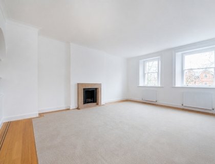 2 bedroom Flat to rent in Pont Street-List593