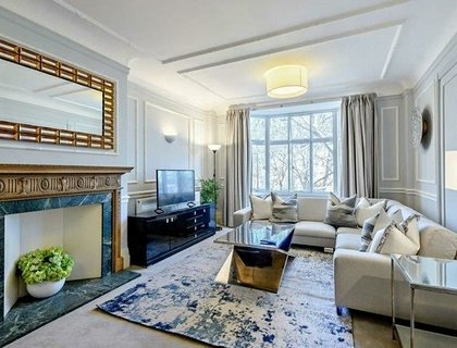 5 bedroom Flat to rent in Strathmore Court-List1417