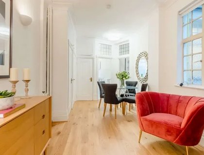 2 bedroom Flat to rent in Strathmore Court-List1940