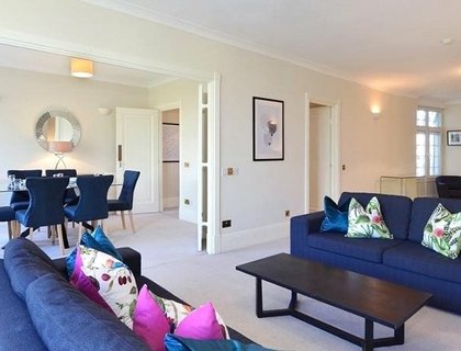 5 bedroom Flat to rent in Strathmore Court-List786