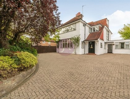 6 bedroom House to rent in The Avenue-List645