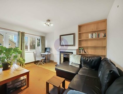 3 bedroom Flat to rent in Verity House-List1925