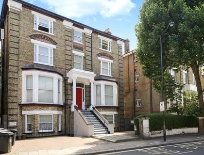 Flat to rent in West End Lane-List1875